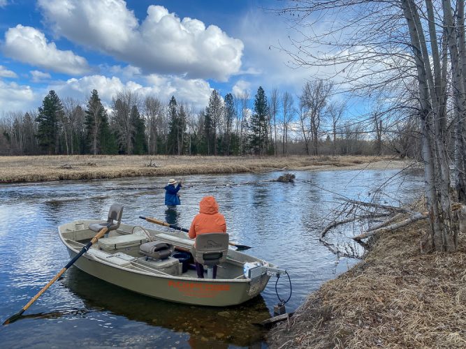 Wade fishing to risers - Catching the Big One's in Montana